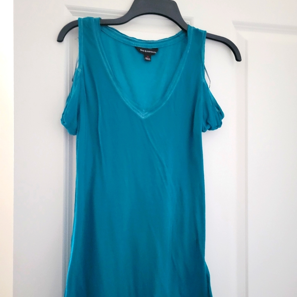 Rock & Republic size medium green shirt